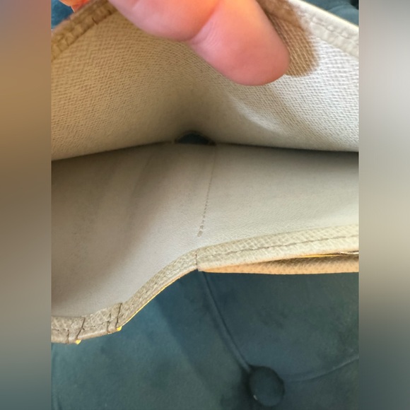 Louis Vuitton Epi kisslock/agenda BUNDLE - Picture 5 of 13